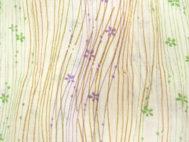  アンティーク　よろけ縞に小花模様　長襦袢地反物